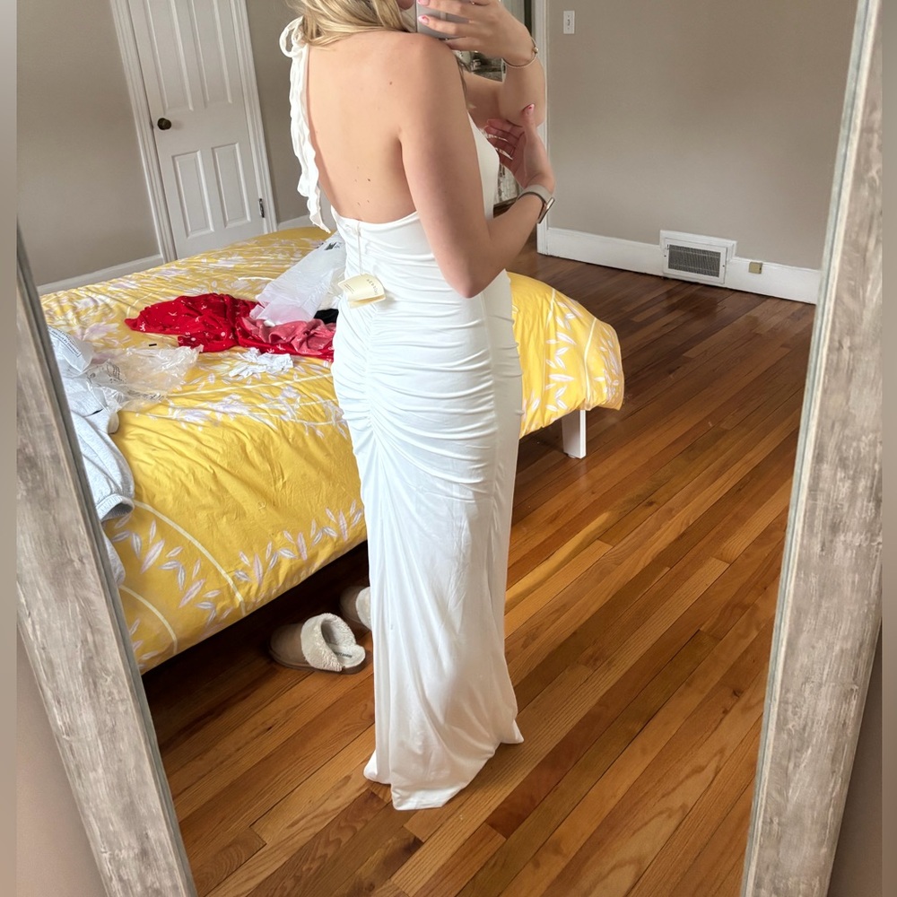 MESHKI Elegant White Halter Dress - Picture 2 of 2